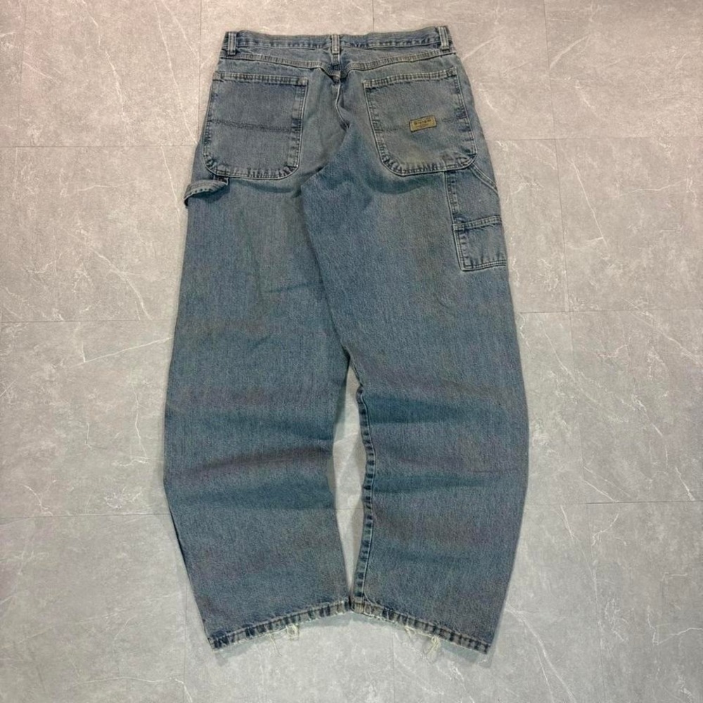 Blue Wrangler carpenter jeans with a relaxed fit jeans